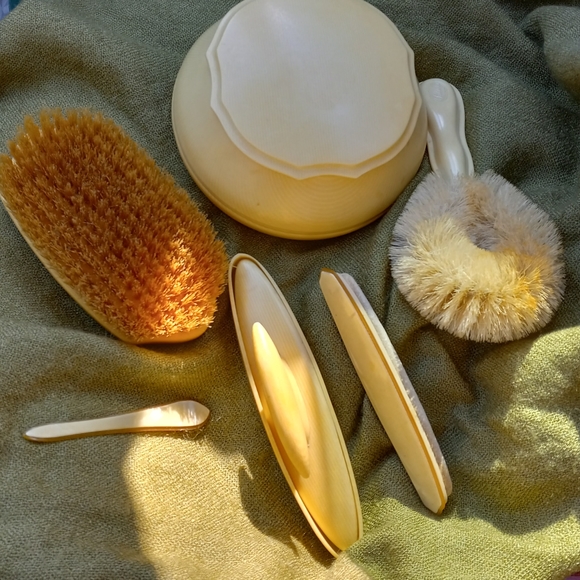 Vintage 1920s 30s Du Barry Ivory Pyralin 5 set Vanity Brush\Powder Jar - Picture 2 of 13